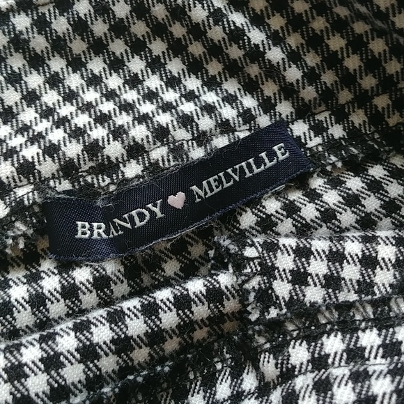 Brandy Melville Short shorts midrise size 25/26 - Picture 5 of 5